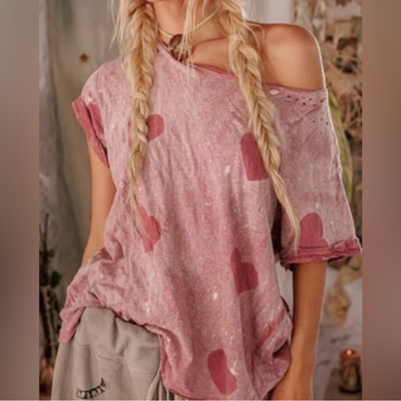 Magnolia Pearl Tops - NWT Magnolia Pearl All For Love Boyfriend Tee // OSFM